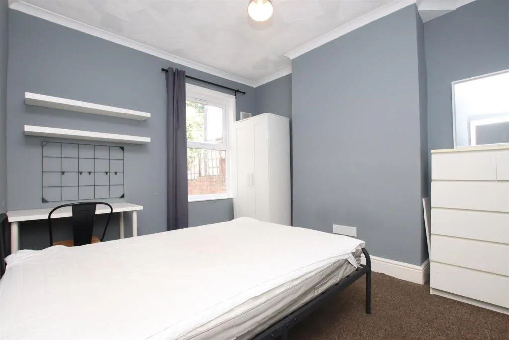 5 bedroom house for rent