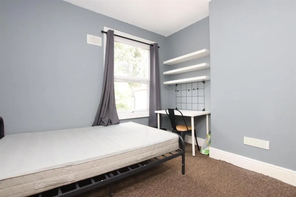5 bedroom house for rent