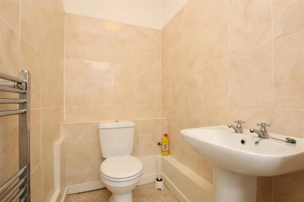 5 bedroom house for rent