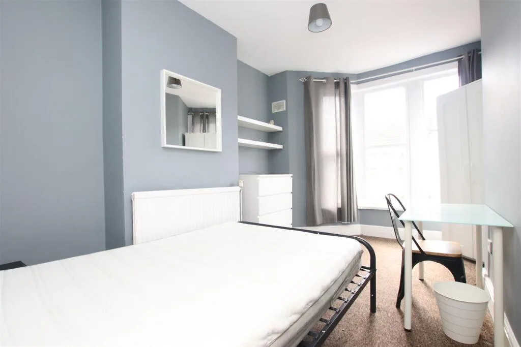 5 bedroom house for rent