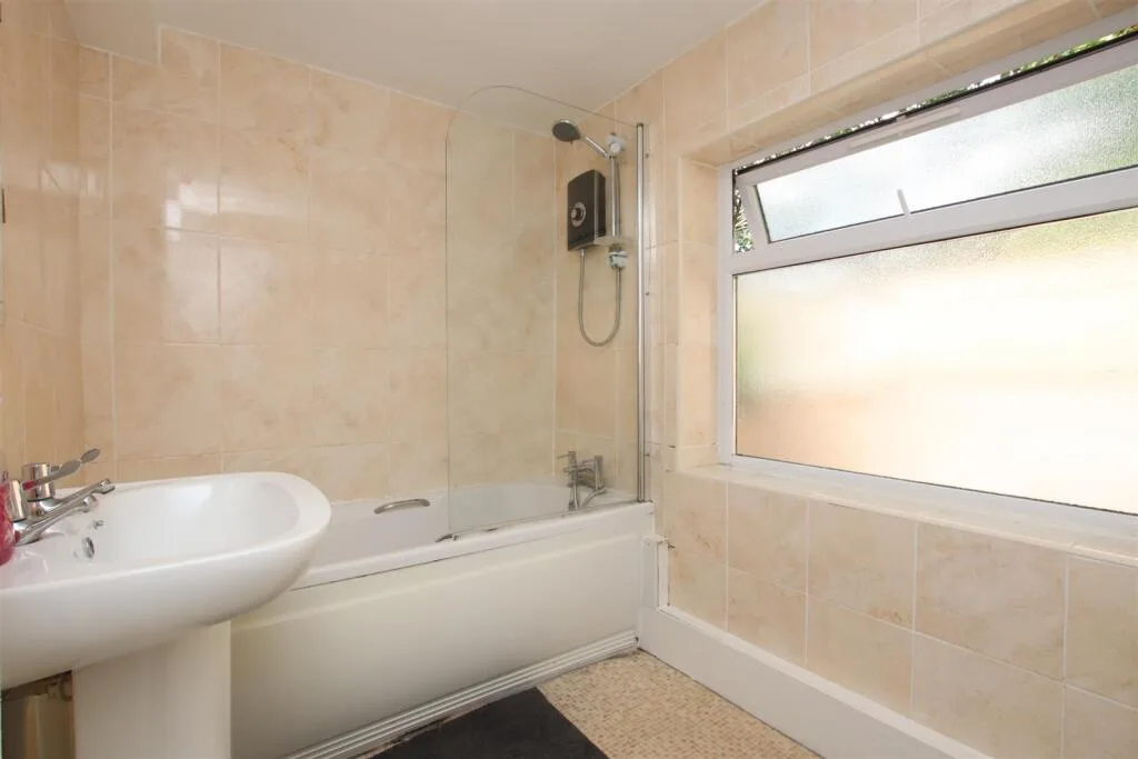 5 bedroom house for rent