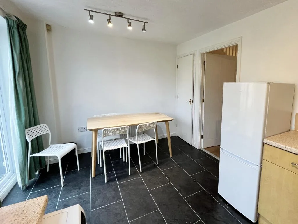 4 bedroom terraced house for rent