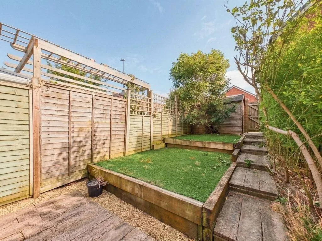 4 bedroom terraced house for rent