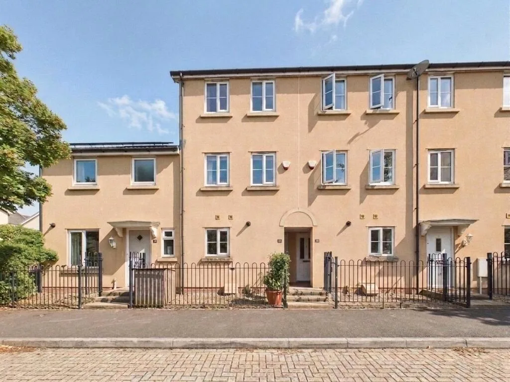 4 bedroom terraced house for rent