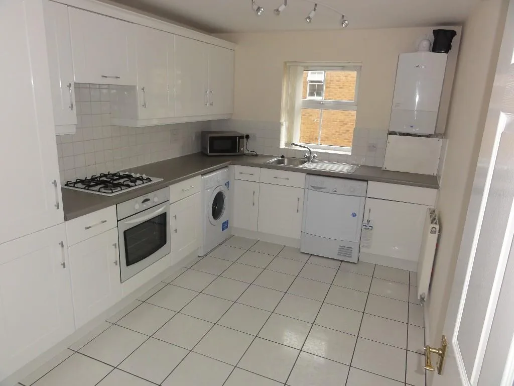 5 bedroom maisonette for rent