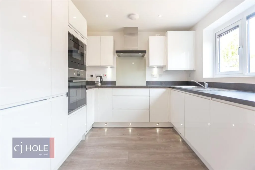 4 bedroom town house for rent