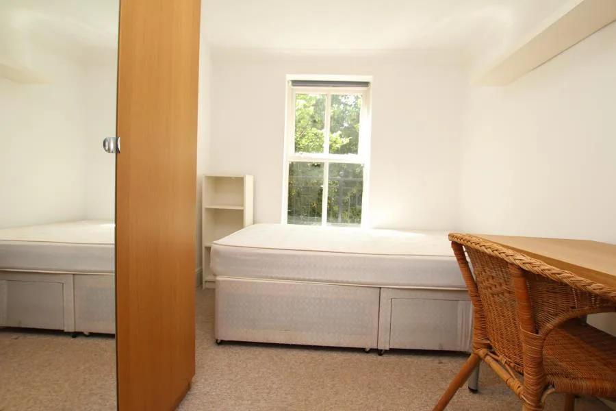5 bedroom town house for rent