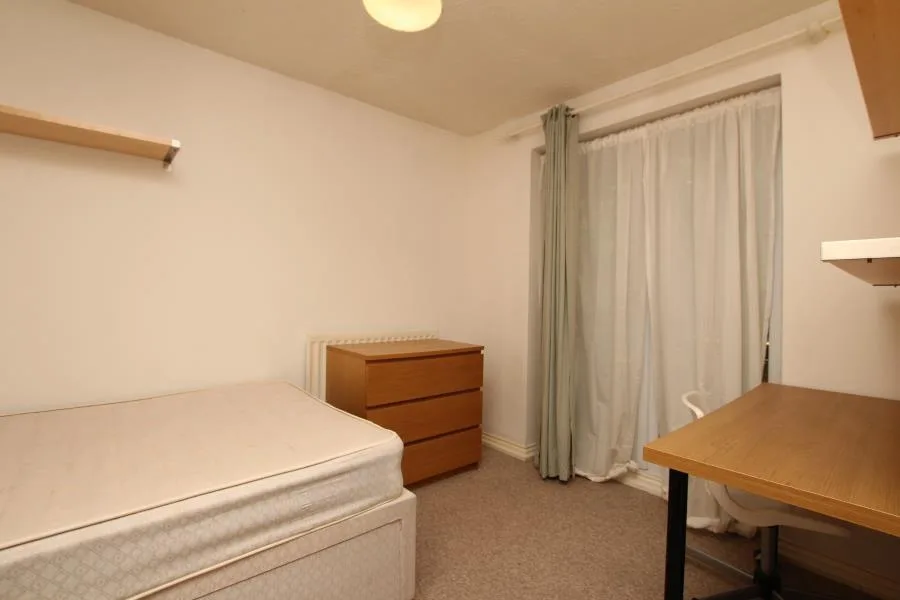5 bedroom town house for rent