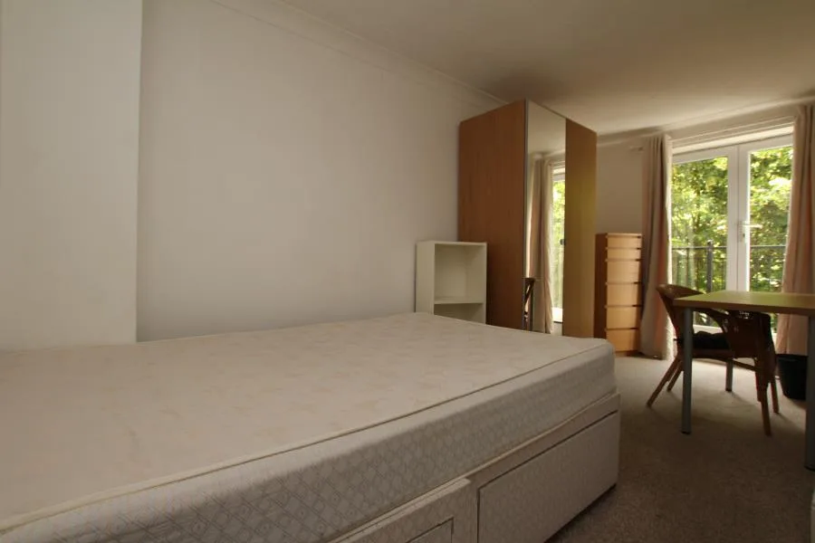 5 bedroom town house for rent