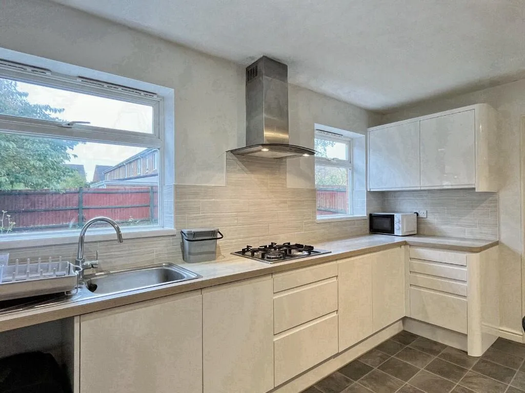 1 bedroom house share for rent