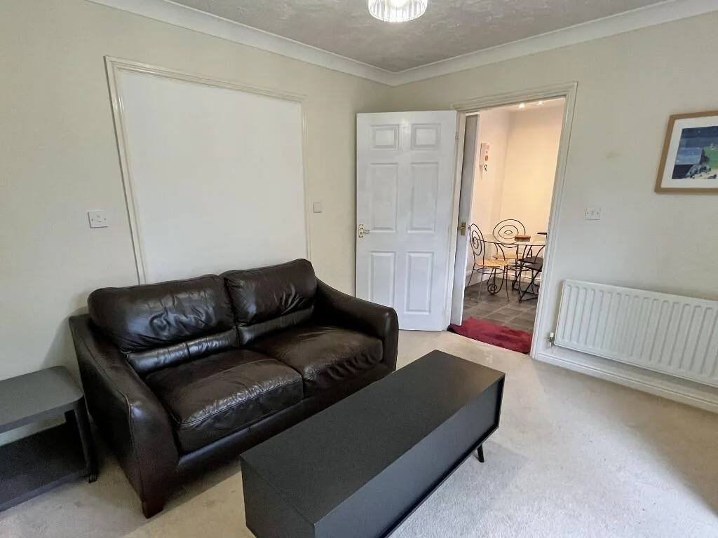 1 bedroom house share for rent