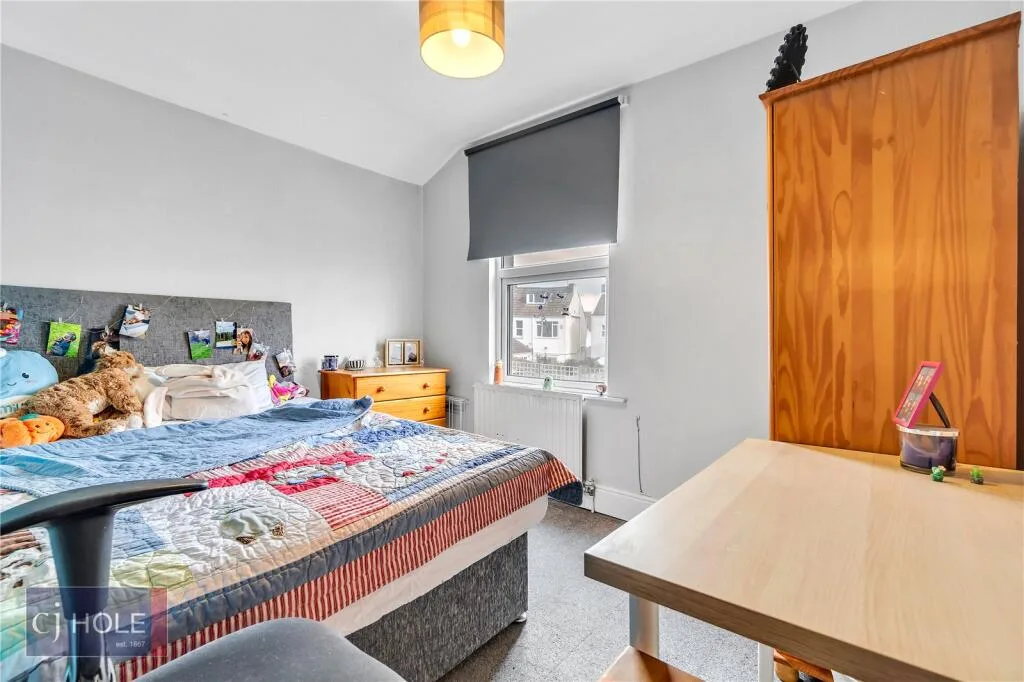 5 bedroom terraced house for rent