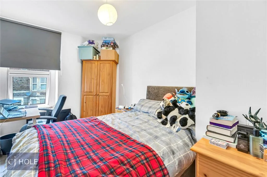 5 bedroom terraced house for rent