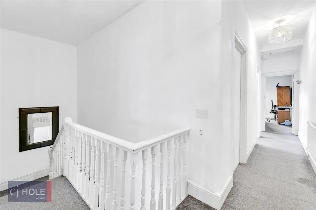 5 bedroom terraced house for rent