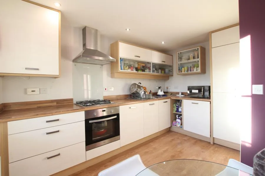 5 bedroom terraced house for rent