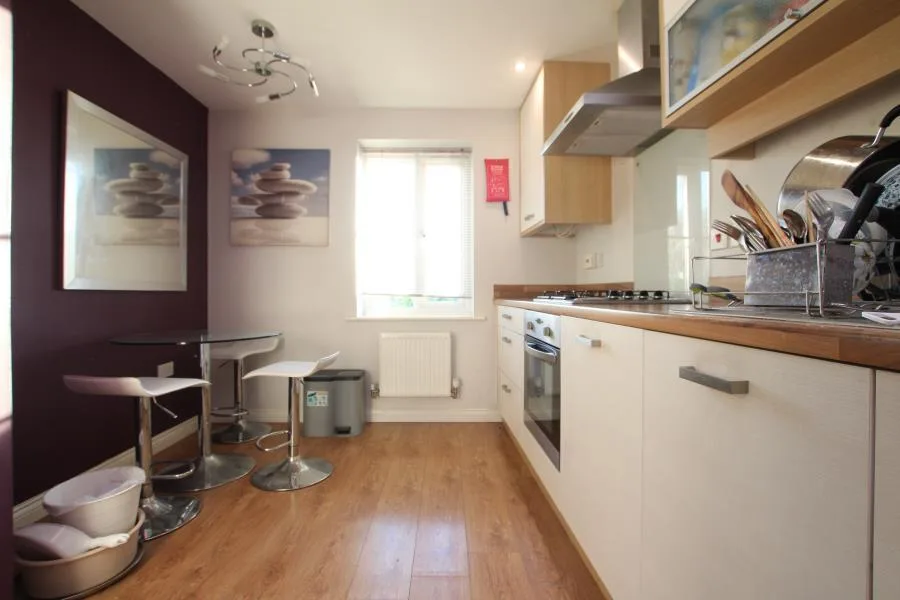 5 bedroom terraced house for rent
