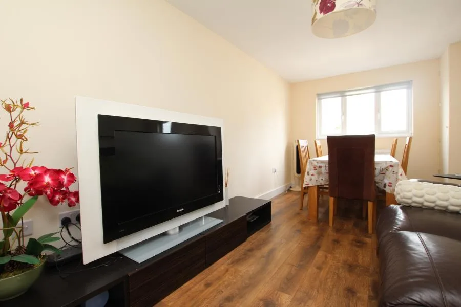 6 bedroom terraced house for rent