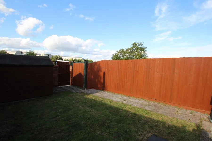 6 bedroom terraced house for rent