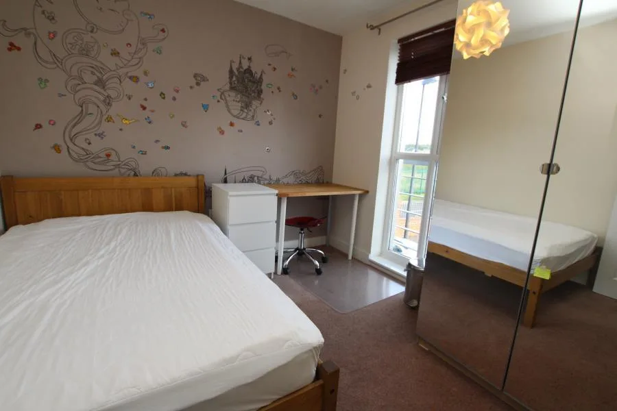6 bedroom terraced house for rent