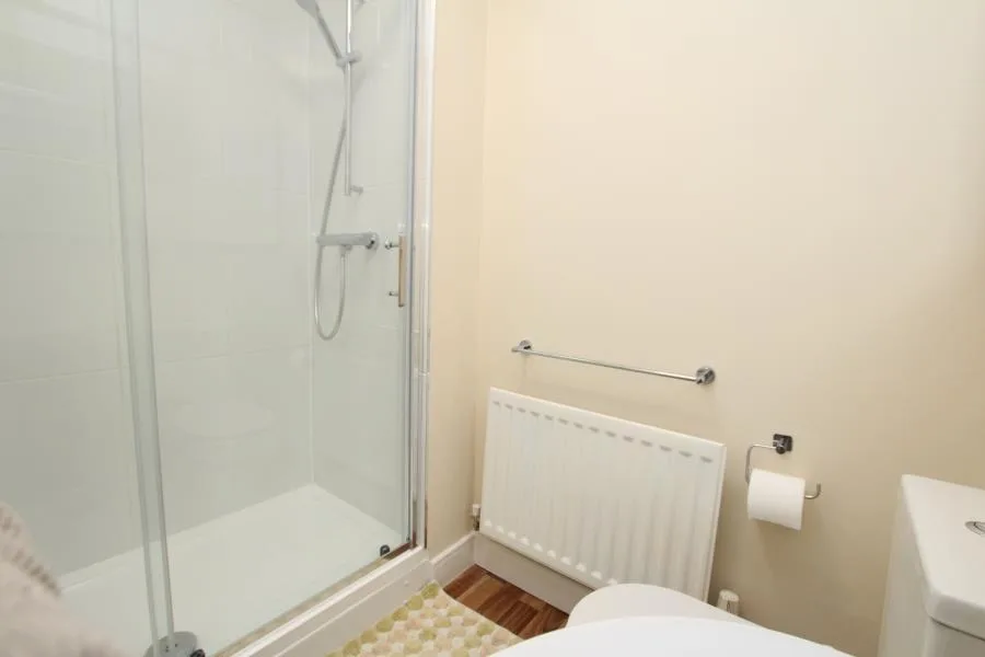 6 bedroom terraced house for rent