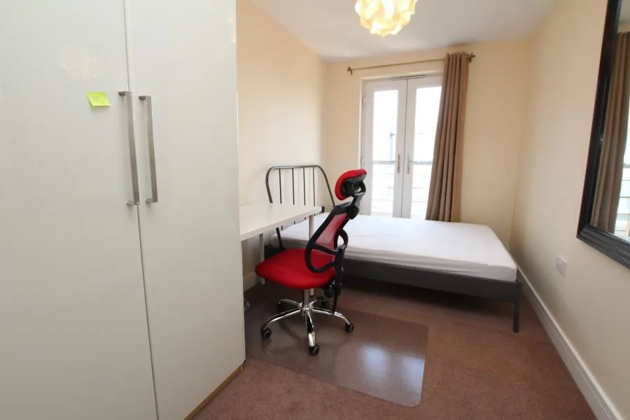 6 bedroom terraced house for rent