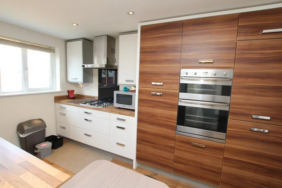 6 bedroom terraced house for rent