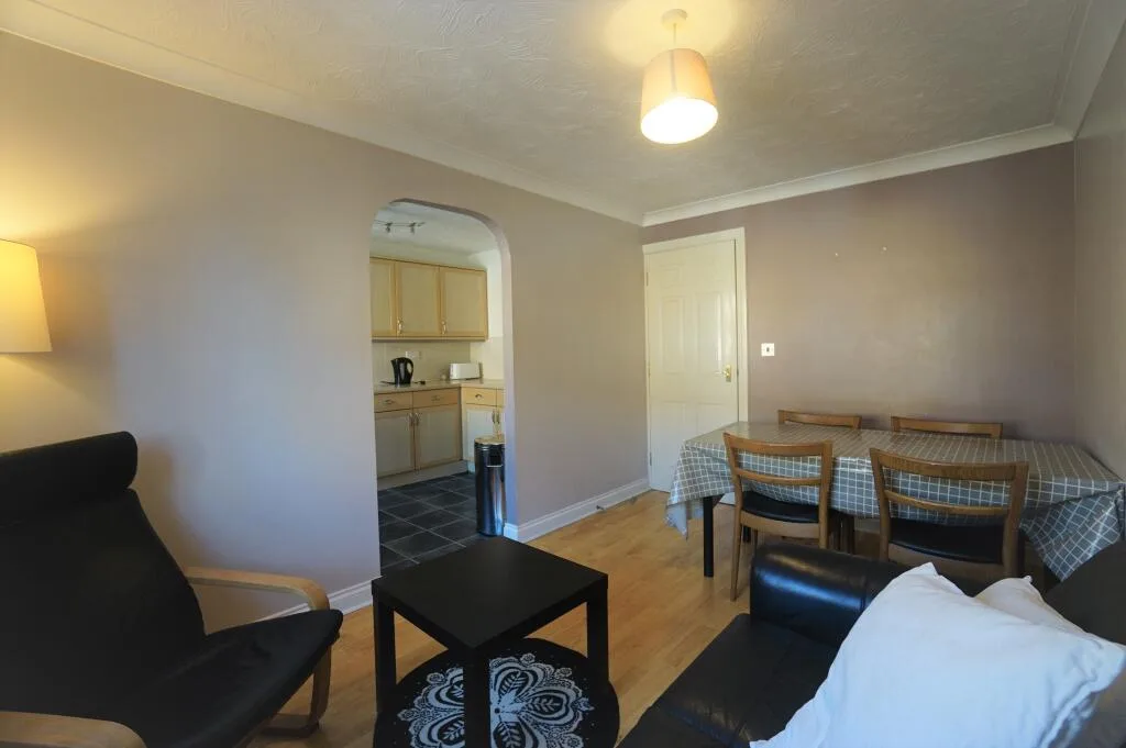 5 bedroom terraced house for rent