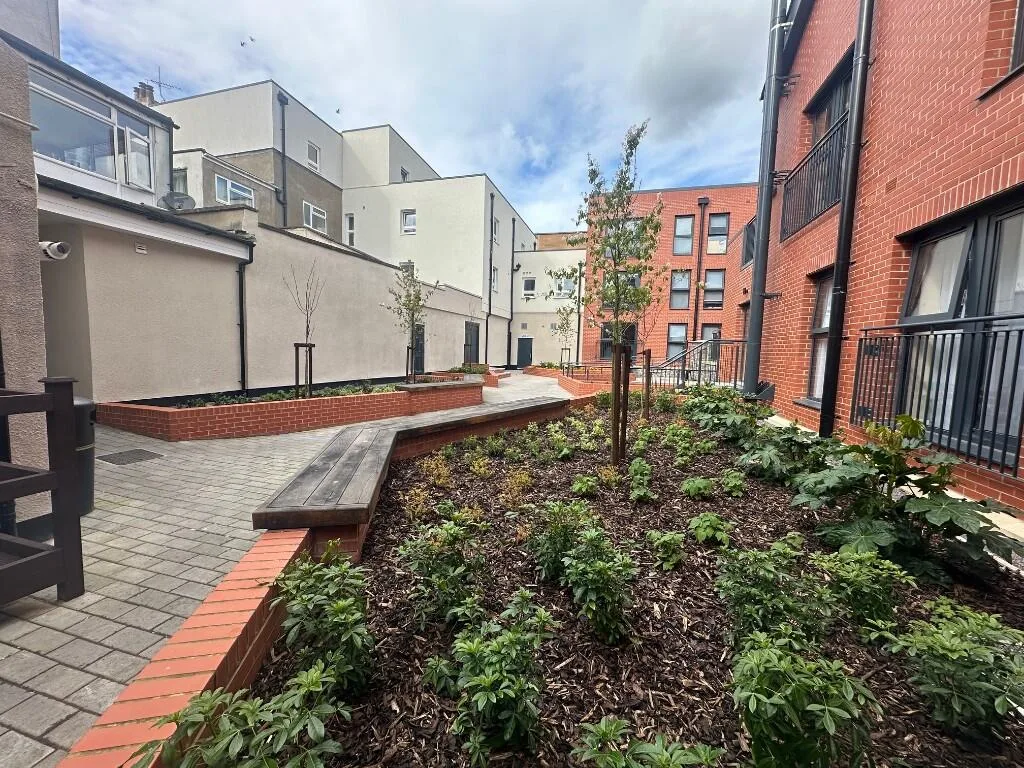 3 bedroom flat for rent