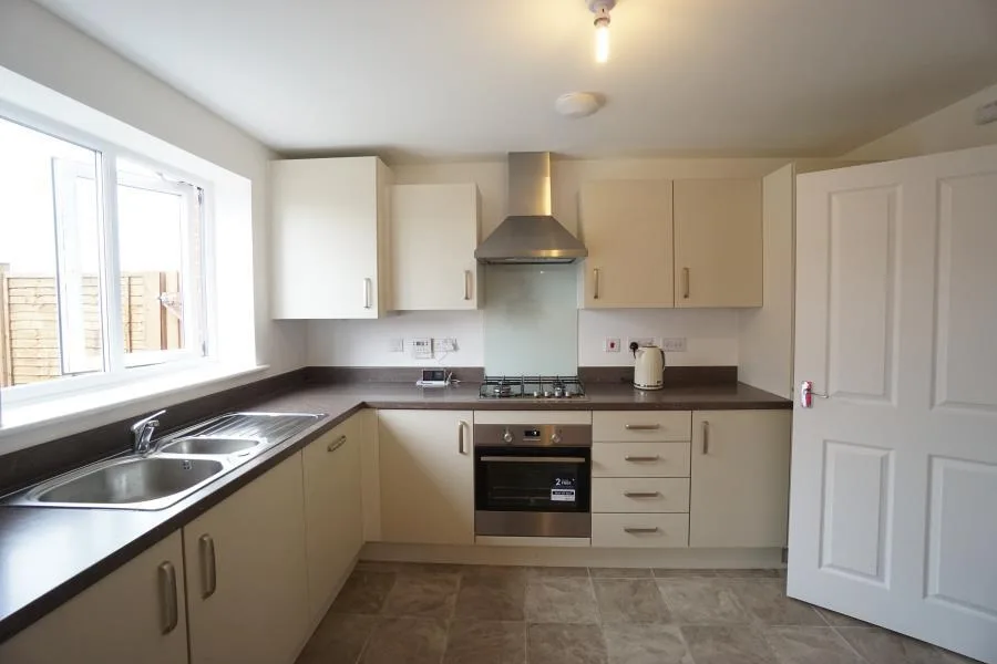 5 bedroom terraced house for rent