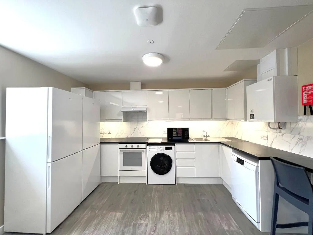 4 bedroom flat for rent