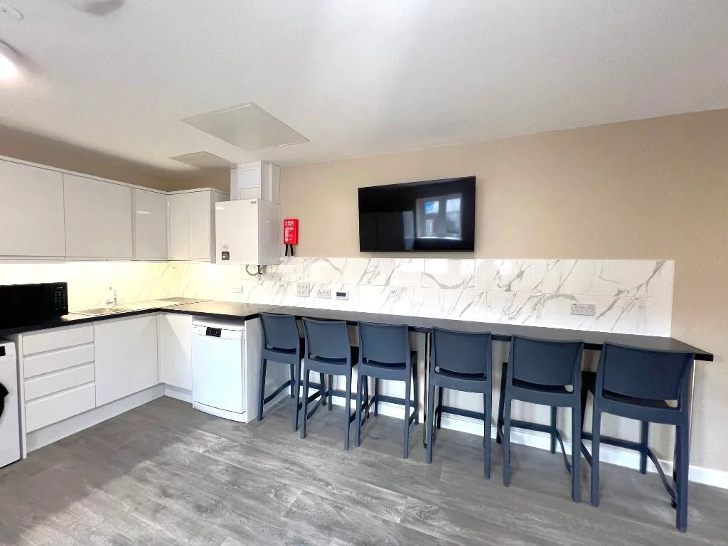 4 bedroom flat for rent