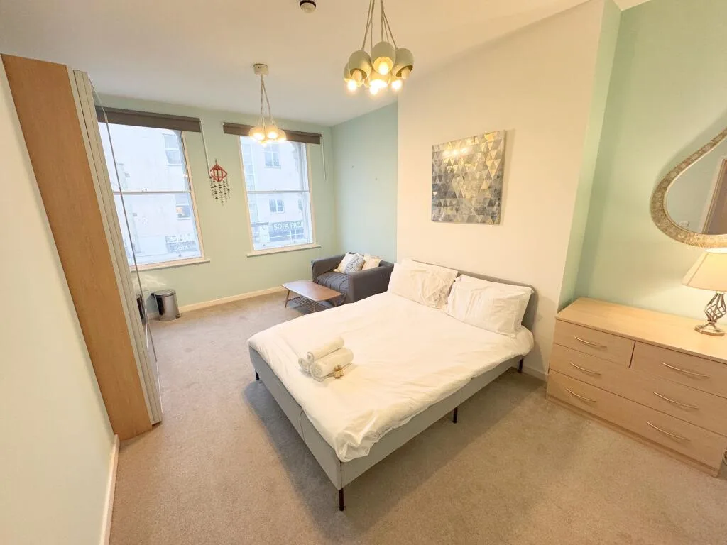3 bedroom flat for rent