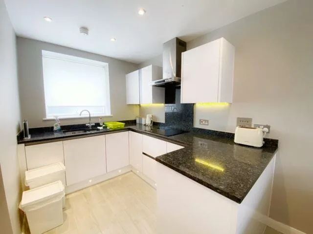 3 bedroom end of terrace house for rent