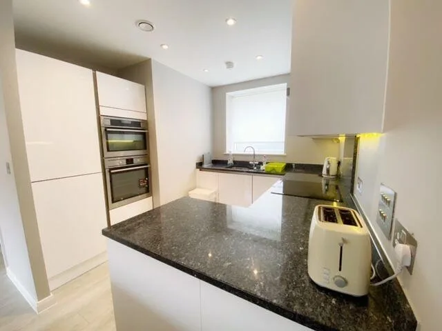 3 bedroom end of terrace house for rent
