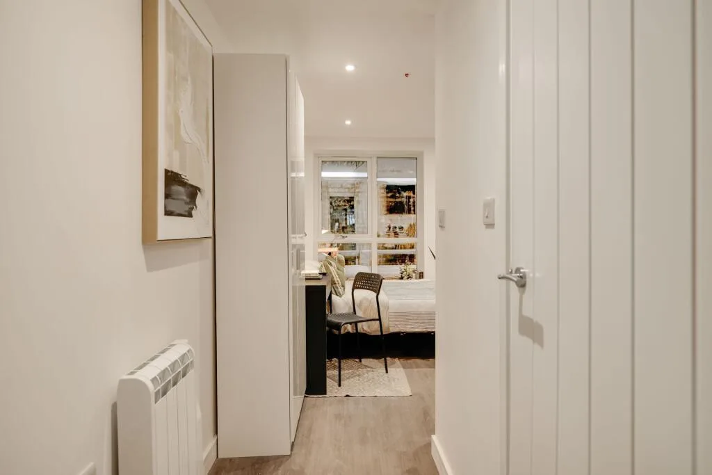 8 bedroom flat for rent