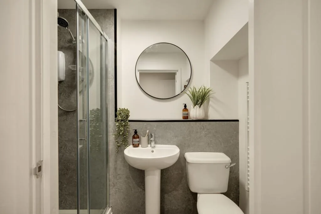 6 bedroom flat for rent