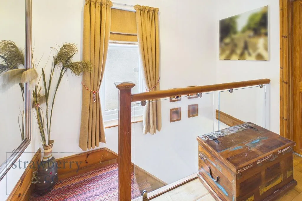 3 bedroom semi-detached house for rent