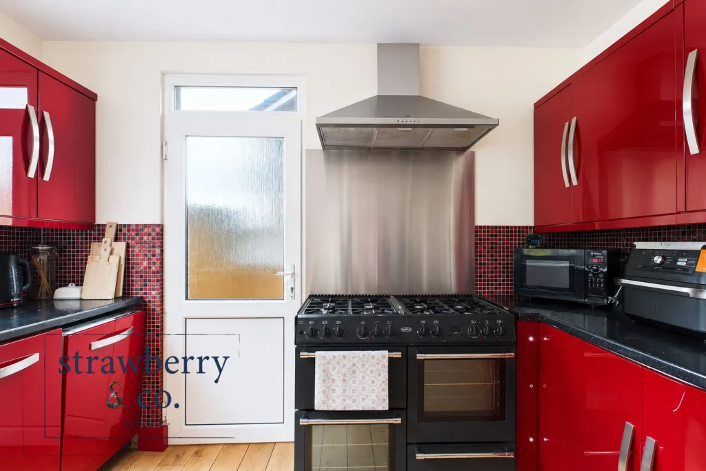 3 bedroom semi-detached house for rent