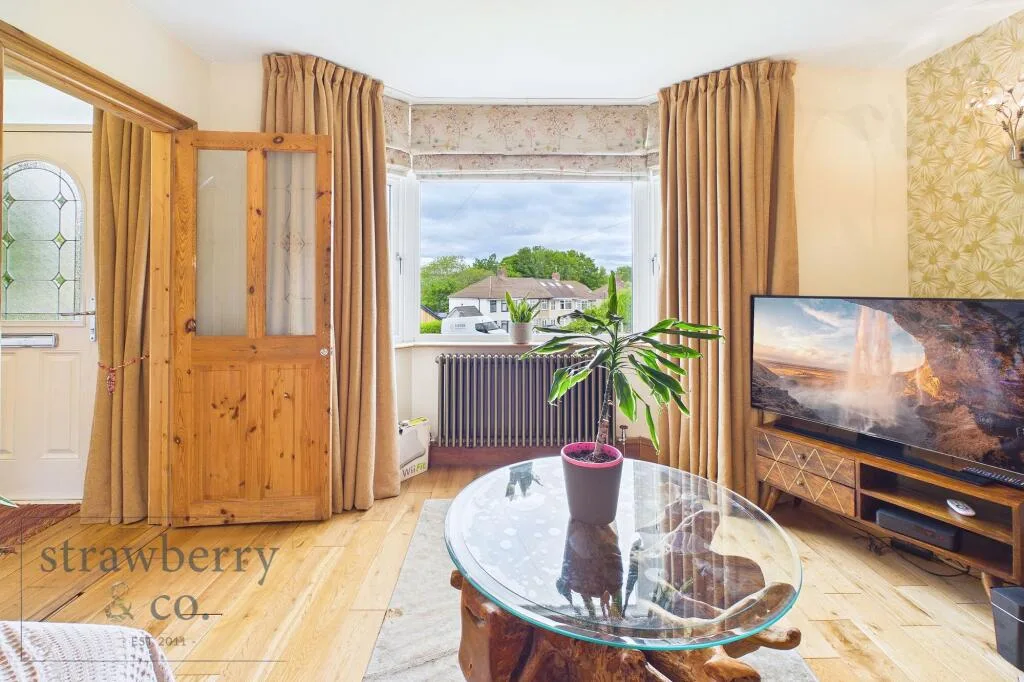 3 bedroom semi-detached house for rent