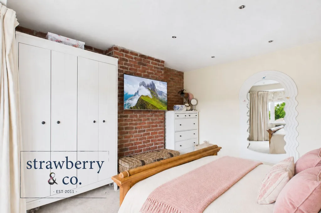 3 bedroom semi-detached house for rent