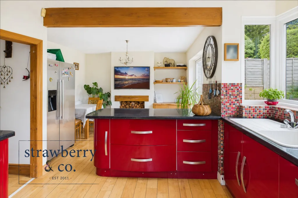 3 bedroom semi-detached house for rent