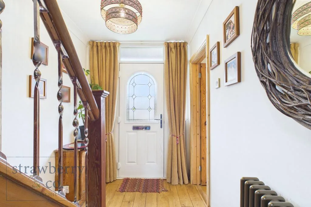 3 bedroom semi-detached house for rent