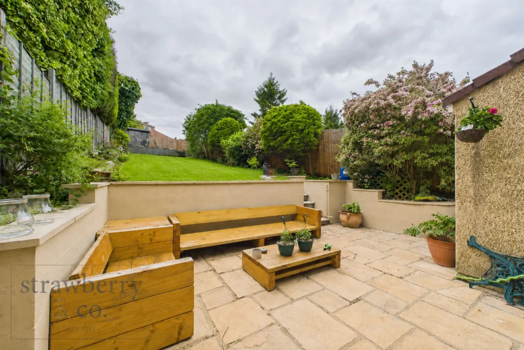 3 bedroom semi-detached house for rent