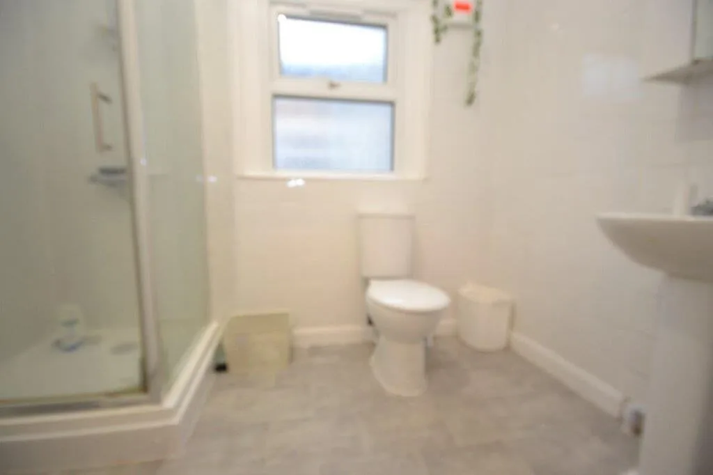 1 bedroom house share for rent