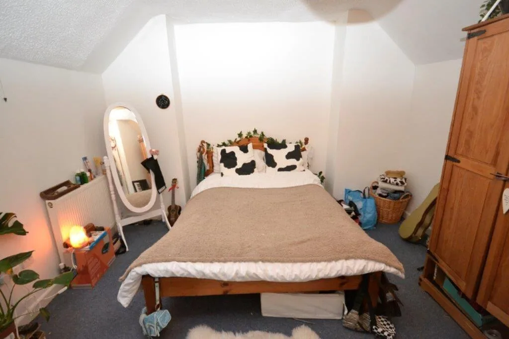 6 bedroom house for rent