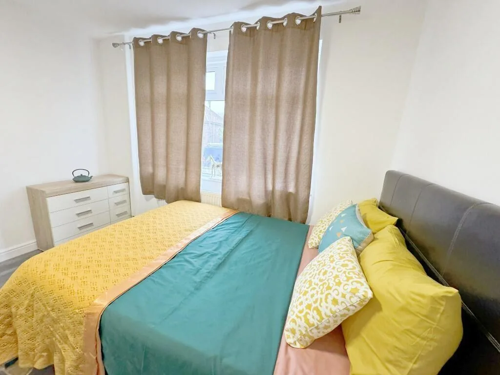 4 bedroom semi-detached house for rent