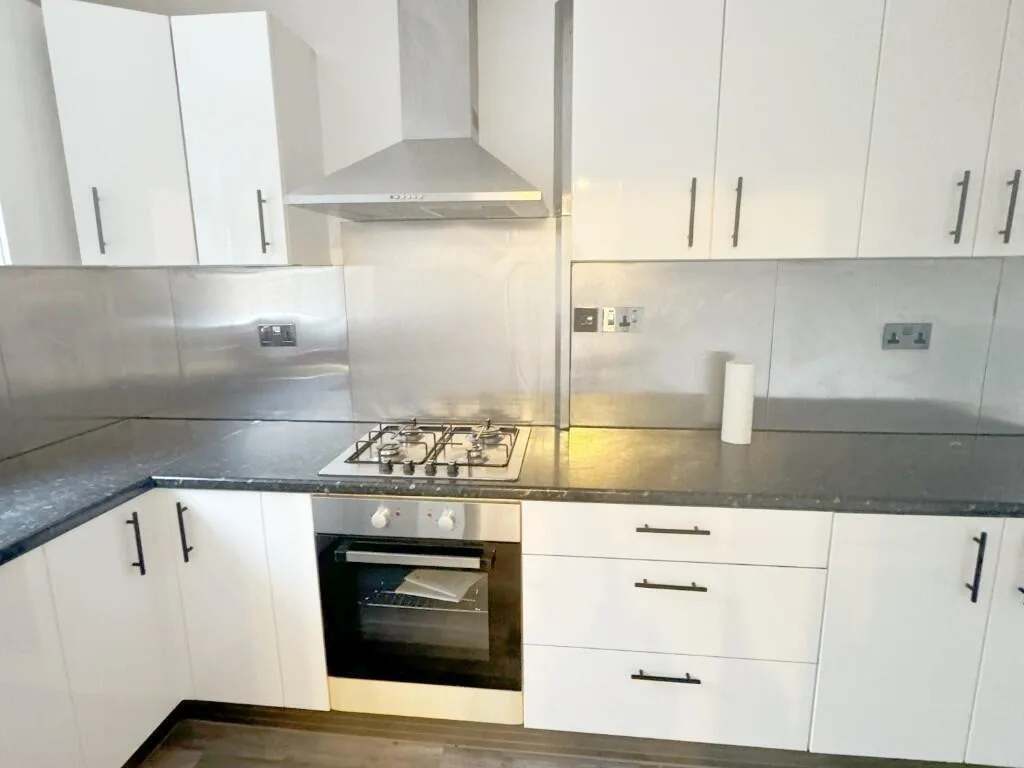4 bedroom semi-detached house for rent