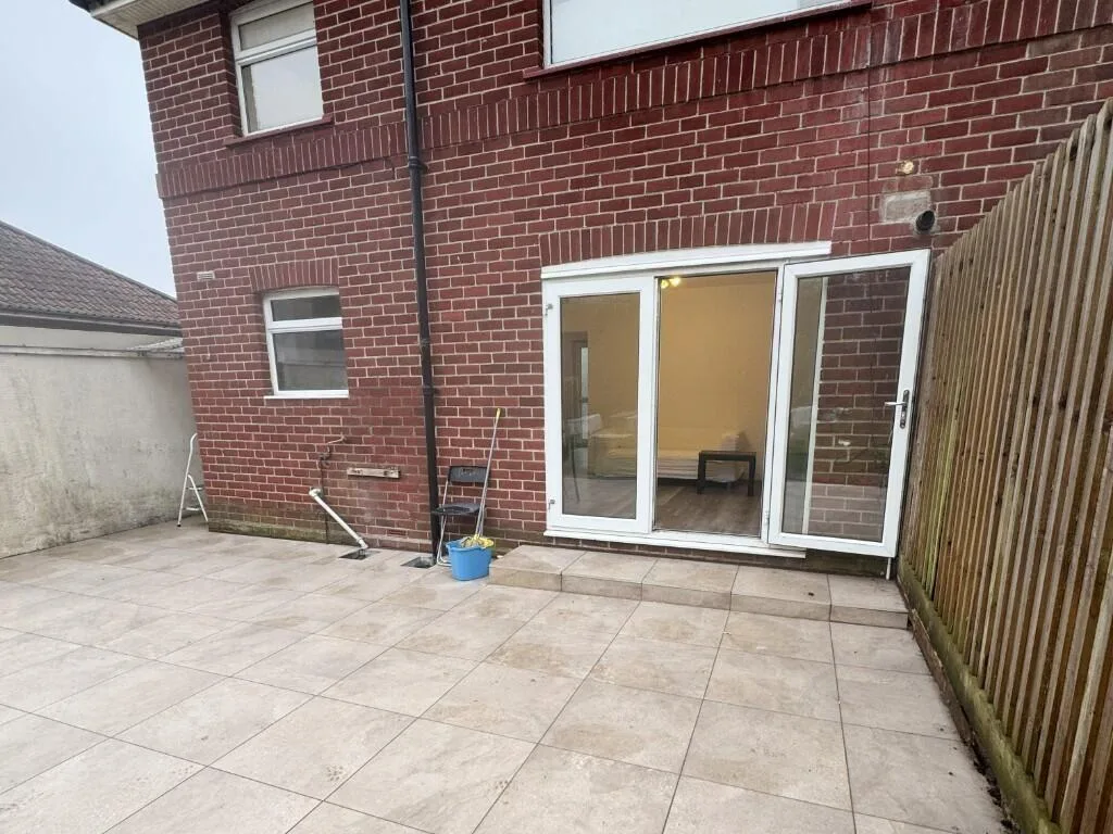 4 bedroom semi-detached house for rent