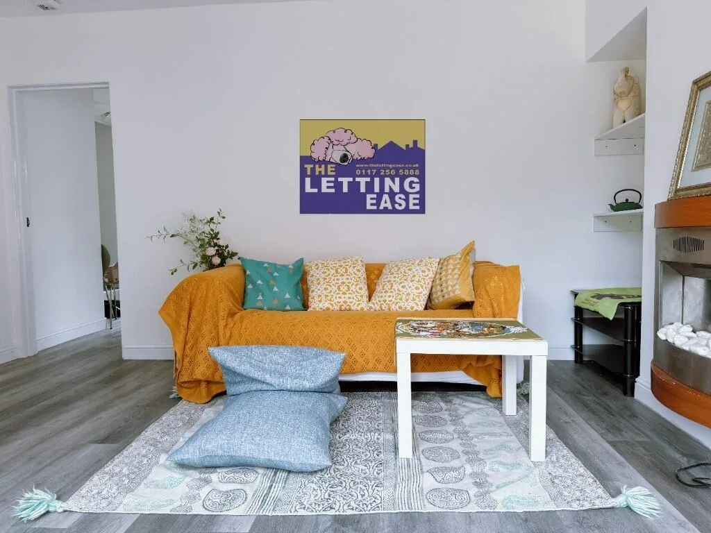 4 bedroom semi-detached house for rent
