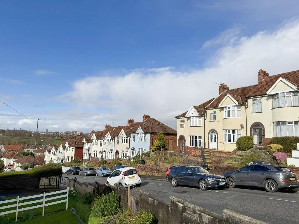 4 bedroom semi-detached house for rent